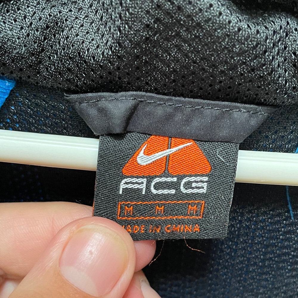 Nike acg wind breaker